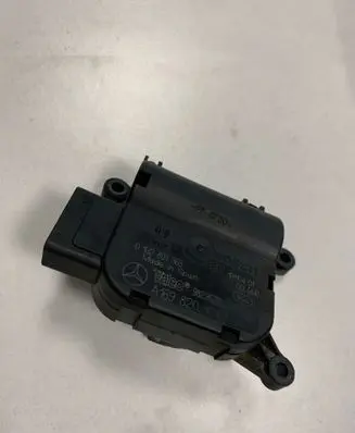 Mercedes-Benz A W169 Air flap motor/actuator A1698201042