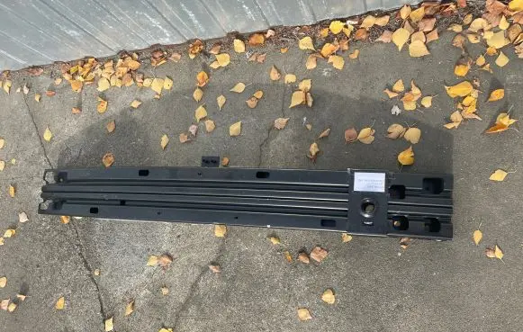 Nissan Juke II F16 Front bumper support beam