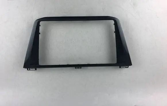 Volkswagen Tiguan Radio/GPS head unit trim 5NA858071D