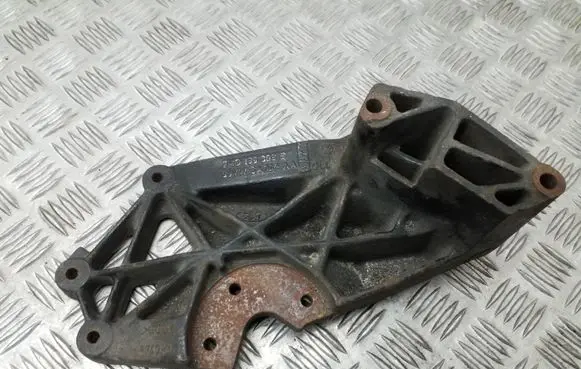 Volkswagen Sharan Engine mounting bracket 7M0199308E