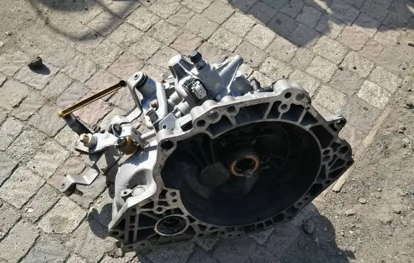 Opel Corsa E Manual 5 speed gearbox 
