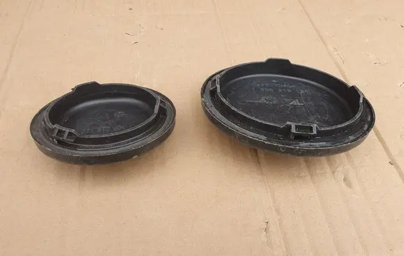 Skoda Octavia Mk3 (5E) Headlight/headlamp dust cover 1305219121 1305219122