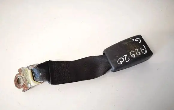 Nissan Primera Rear seatbelt buckle