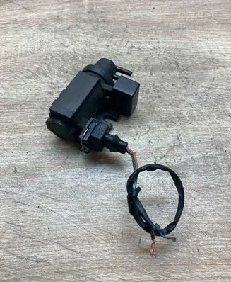 BMW 5 E60 E61 Turbo solenoid valve 7796634 WITHPLUG