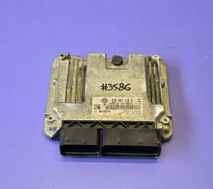 Skoda Superb B6 (3T) Engine control unit/module 3T0907115G 0261S05741 1Z0907115F