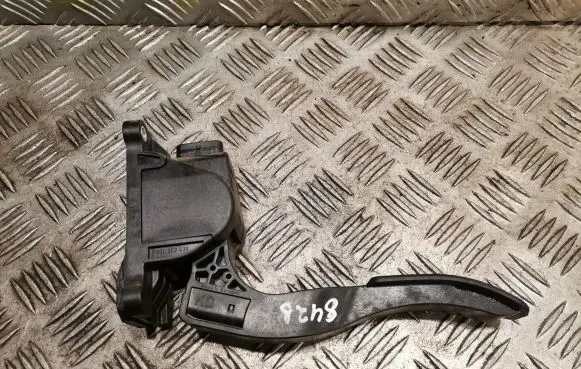 Mercedes-Benz Vito Viano W639 Accelerator throttle pedal 9063000304