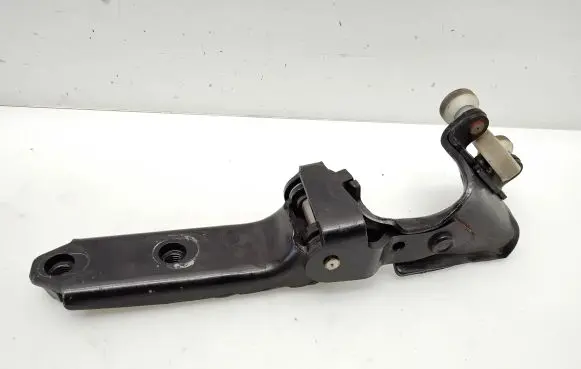 Volkswagen Transporter - Caravelle T5 Sliding door upper roller guide/hinge 7H0843336