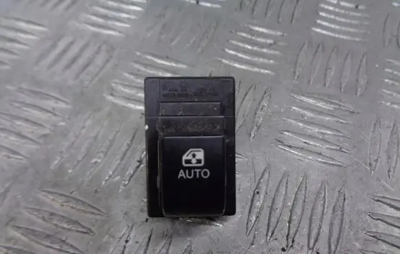 KIA Ceed Quarter vent window switch 
