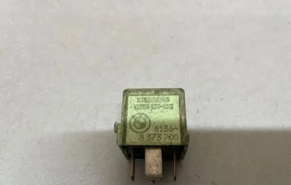 BMW 5 E60 E61 Other relay 61368373700