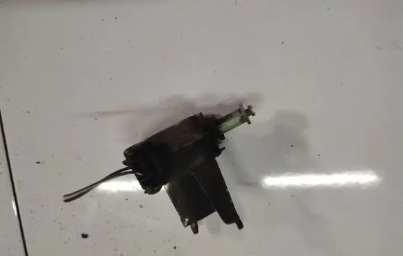 Toyota Avensis T250 Central locking motor 754667 7546-67