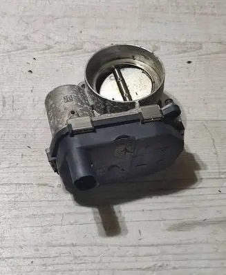 Volkswagen Touran III Throttle body valve 04E133062T 303012219 V29073596