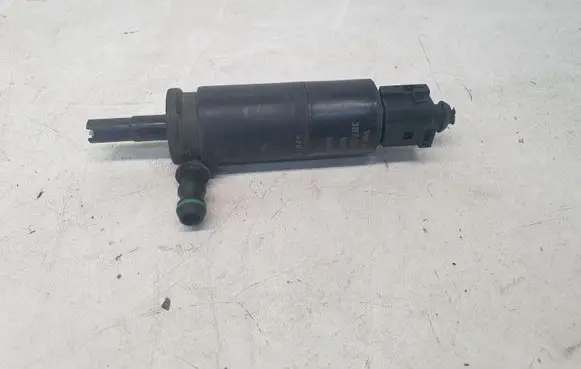 Volkswagen Golf V Headlight washer pump 3B7955681