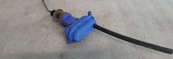 Audi 80 90 S2 B4 Central locking vacuum pump 893862153D