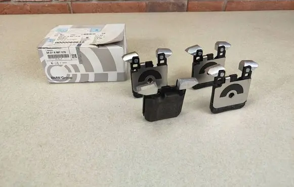 BMW 3 F30 F35 F31 Brake pads (rear) 6887576 6876422 6855474