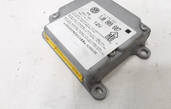 Volkswagen PASSAT B5 Airbag control unit/module 1J0909607