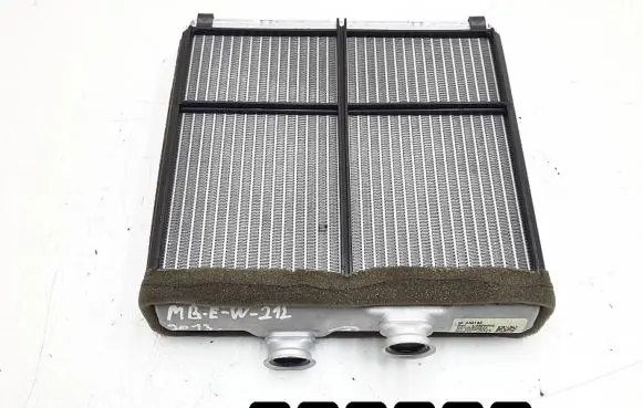 Mercedes-Benz E C207 W207 Heater blower radiator l0329002