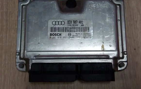Audi A4 S4 B6 8E 8H Engine control unit/module 8E0907401