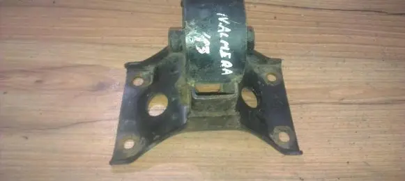 Nissan Almera N16 Engine mount bracket