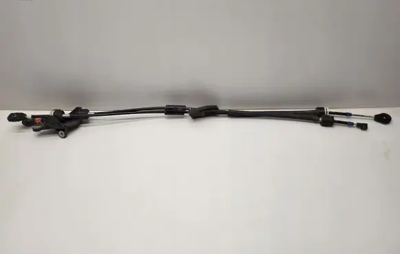 Hyundai i30 Gear shift cable linkage 