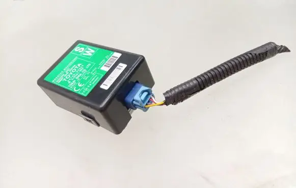 Toyota Avensis T270 Door control unit/module 8974005030