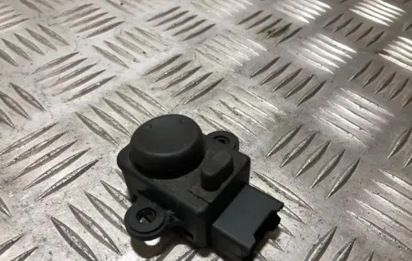 Opel Omega B1 Wing mirror switch