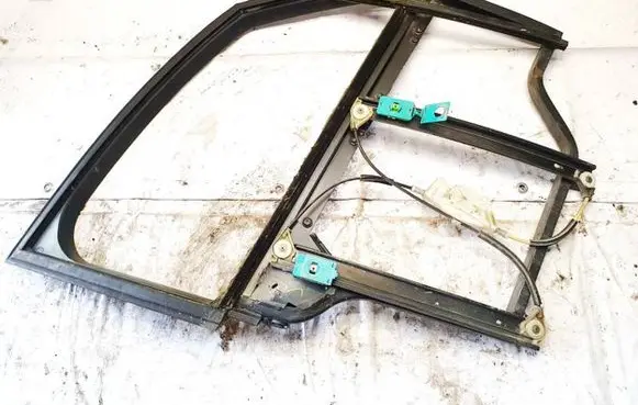 Audi A2 Front door window/glass frame 8z0837754a