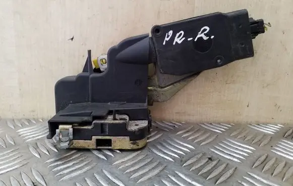 Volvo S40, V40 Front door lock