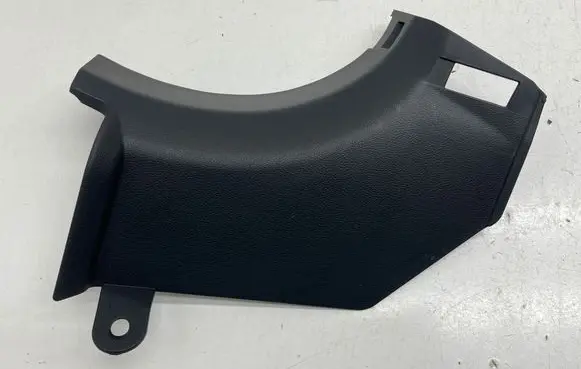 Foot area side trim