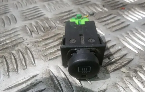 Suzuki Liana Windscreen/window heater switch