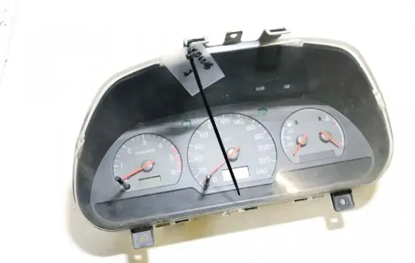 Volvo S40, V40 Speedometer (instrument cluster) 30864182 30864002