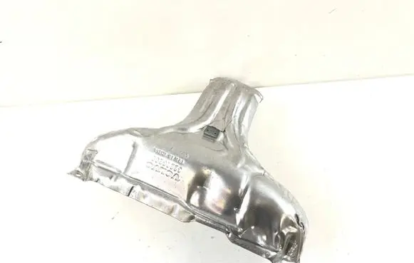 Volvo XC60 Heat shield in engine bay 32223288