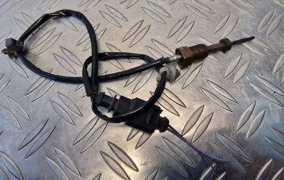 Audi A4 S4 B8 8K Exhaust gas temperature sensor 03L906088AQ