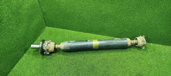 Mitsubishi Pajero Rear driveshaft/prop shaft 