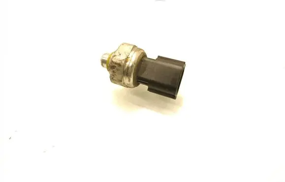 Nissan Qashqai Air conditioning (A/C) pressure sensor 42CP811