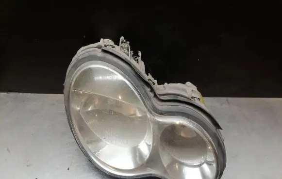 Mercedes-Benz C W203 Headlight/headlamp A2038203461