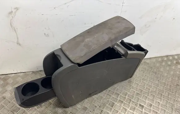 Toyota Prius (XW20) Center console 5890147060 5891247030 5890147040
