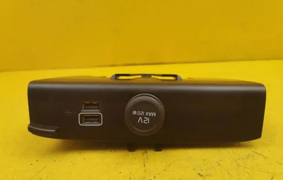 Volvo XC40 USB socket connector 31407038 31469021