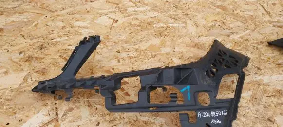 Mercedes-Benz C W204 Front bumper mounting bracket A2048850765