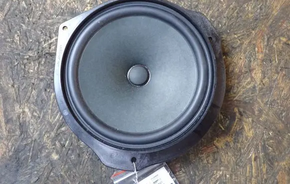 Mercedes-Benz GL X166 Front door speaker A2928200000