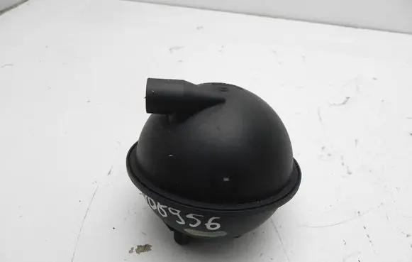 Vacuum air tank