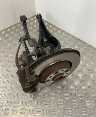 Rear wheel hub spindle/knuckle