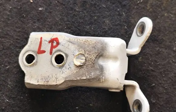 Opel Antara Front door lower hinge 
