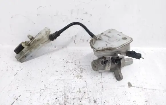 Peugeot 308 SW Master brake cylinder 0204051007 0204051329 9680931580