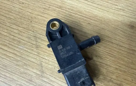 Opel Insignia A Exhaust gas pressure sensor 55566186