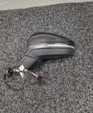 Volkswagen Touareg III Front door electric wing mirror 761.857.501.B