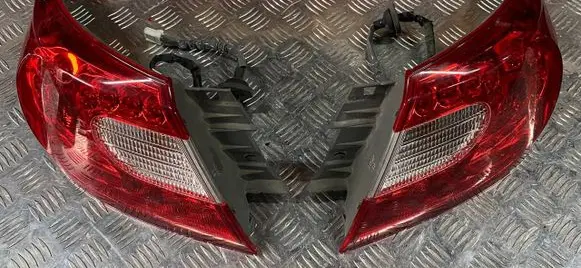 Infiniti M Y51 Rear/tail lights set INFINITIM37 M37