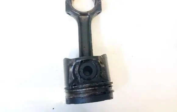 Peugeot 607 Piston with connecting rod