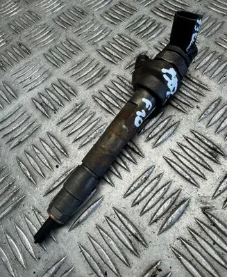 BMW 5 F10 F11 Fuel injector 0445110478 7810702