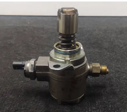 Skoda Fabia Mk2 (5J) Fuel injection high pressure pump 03C127026P 031114 1335584