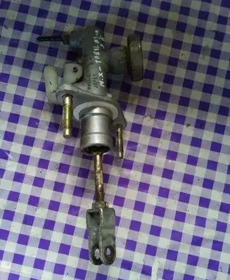 Nissan X-Trail T30 Clutch master cylinder NABCO